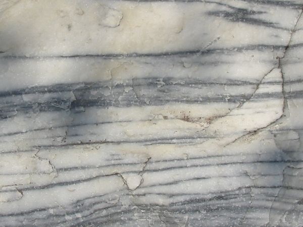Graphite layers in Ruskeala marble
