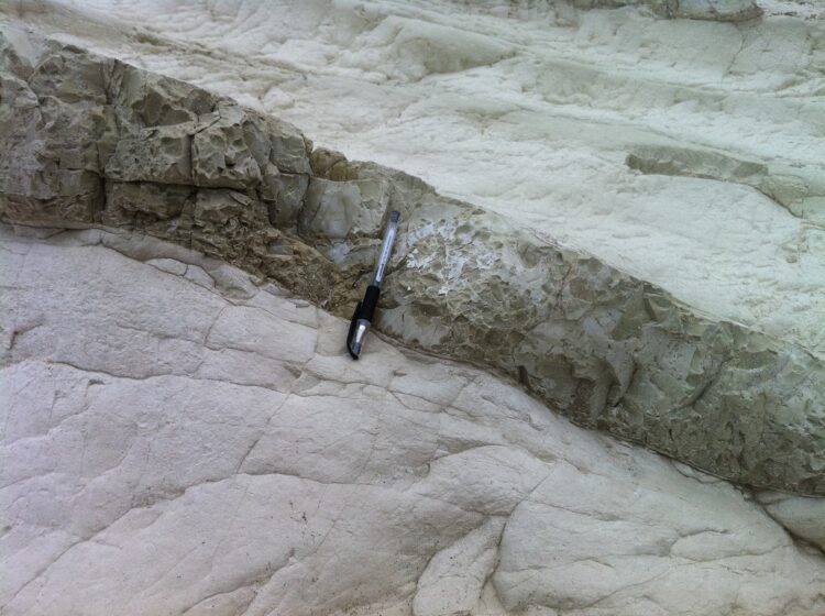 Close-up of chert layer