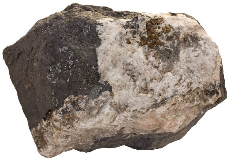 Magnetite with calcite and pyrite