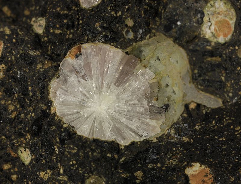 Zeolite in limburgite